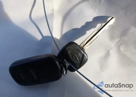 2004 Toyota Corolla Le z USA, uszkodzony, nr VIN 2T1BR32E04C205841